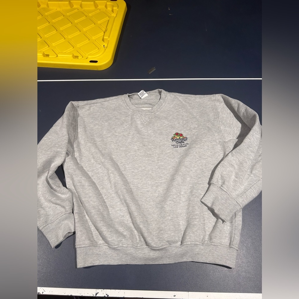 Vintage Grey Sweater| Rainforest Cafe Las Vegas